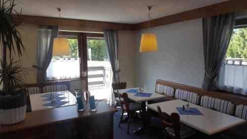 gedeelde lounge/tv-ruimte, Mountain Motel in Ostbach