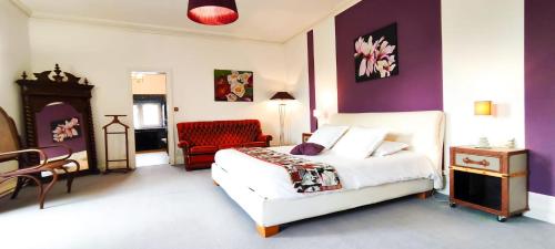498615747 Logis Hotels Domaine du Châtelard