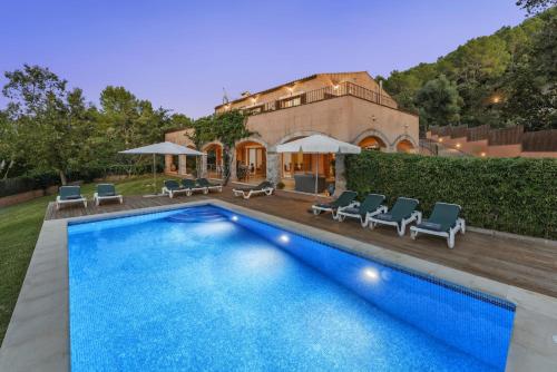 Deluxe Villa image 2