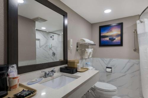 Days Inn & Suites by Wyndham Altamonte Springs - image 6