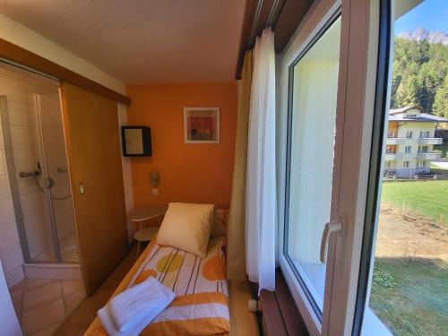 Economy Single Room