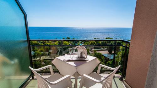 Double Room with Balcony and Sea View