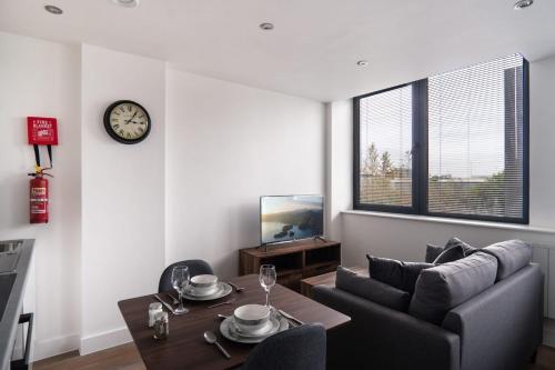 B&B Manchester - Cosy Studio Apartment by Old Trafford - Bed and Breakfast Manchester