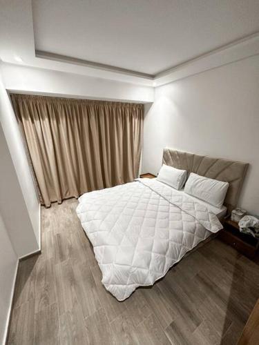 Spacious duplex with pool central near M avenue