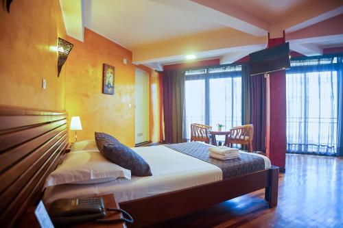 Superior Triple Room image 10