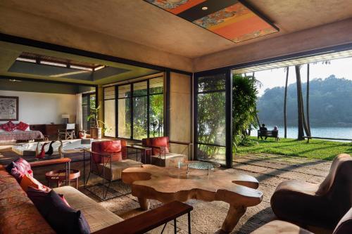 StayVista at Toya Toya River View, Kozhikode