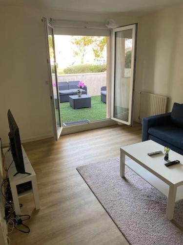 Logement entier chambre+salon + jardin & terrasse in 於利斯
