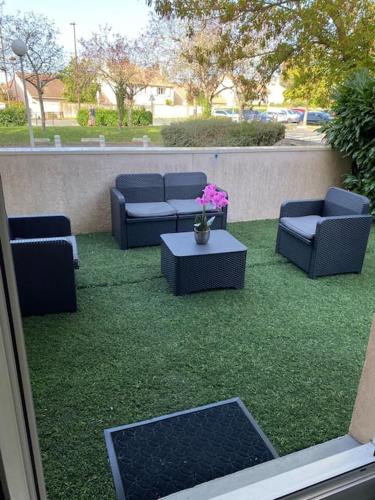 Logement entier chambre+salon + jardin & terrasse in 於利斯