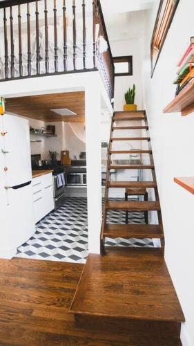 Sunny Studio Apartment in Mid-City/Korea Town LA in Los Angeles, USA