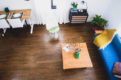 Sunny Studio Apartment in Mid-City/Korea Town LA in Los Angeles, USA