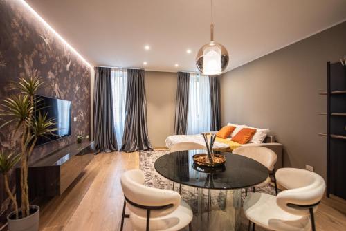 We Home - LaGrange19 - Luxury Suites Torino - Tap to explore photos
