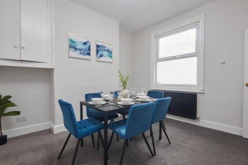 Comfortable Teesside House With On Street Parking