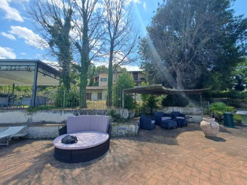 Spoleto by the pool - image 4