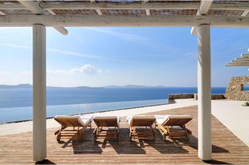 Luxurious Mykonos Villa 7 Bedrooms Villa Melianthe Private Infinity Pool and Astounding Sunset Sea Views Agios Ioannis