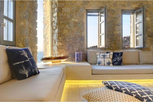 Luxurious Mykonos Villa 7 Bedrooms Villa Melianthe Private Infinity Pool and Astounding Sunset Sea Views Agios Ioannis