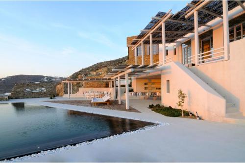 Luxurious Mykonos Villa 7 Bedrooms Villa Melianthe Private Infinity Pool and Astounding Sunset Sea Views Agios Ioannis