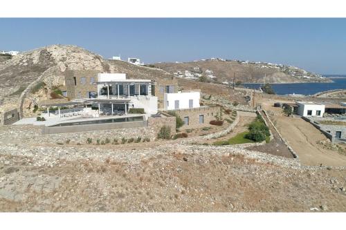 Luxurious Mykonos Villa 7 Bedrooms Villa Melianthe Private Infinity Pool and Astounding Sunset Sea Views Agios Ioannis