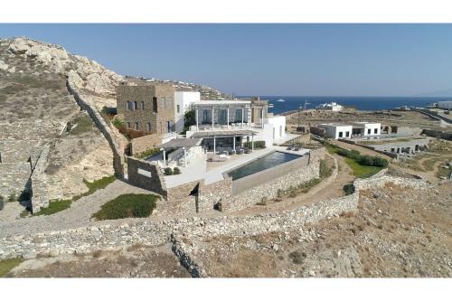 Luxurious Mykonos Villa 7 Bedrooms Villa Melianthe Private Infinity Pool and Astounding Sunset Sea Views Agios Ioannis