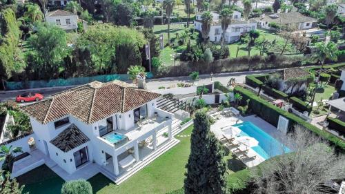 New Villa Nueva Andalucia 5 bedrooms private pool Golf Las Brisas
