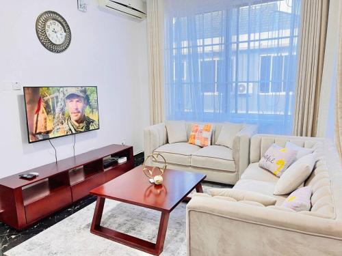Serenity Homes-Entire serviced apartment Mikocheni