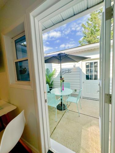 Oasis by the Bay Vacation Suites in Wasaga Beach (ON)