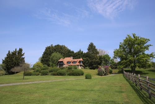 Très jolie maison normande à 10 mn de Deauville gîte à louer Saint-Martin-aux-Chartrains