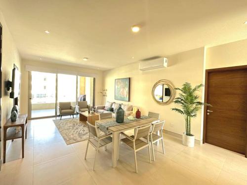 Charming 3 bedroom apt minutes from the beach in Cabo San Lucas, Mexico