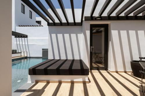Laguna Suites in Mazera Mykonos 4