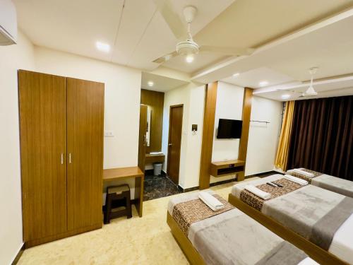 Sheraton Grande at Puratchi Thalaivar Dr MGR Central Railway Station – Chennai, IL