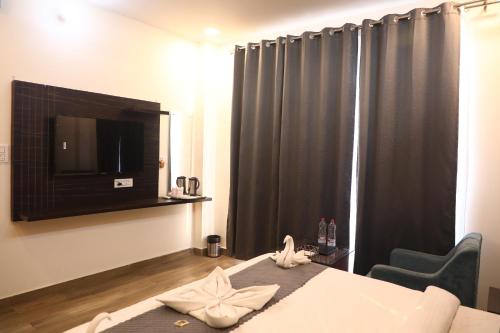 Large Double Room image 10
