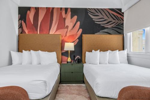 Two Double Beds image 7