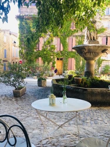 Nabij attractie, Histoire de cru in Saignon