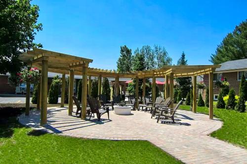Oasis by the Bay Vacation Suites in Wasaga Beach (ON)