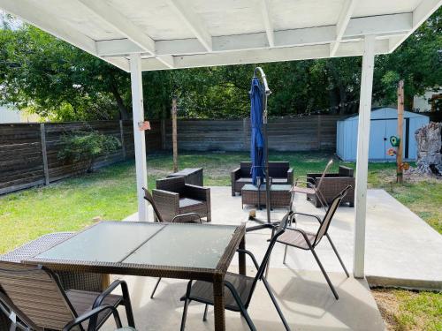 San Antonio Comfort 4 Bedroom 3 Bath home 5 Mins from Sea World in San Antonio, USA