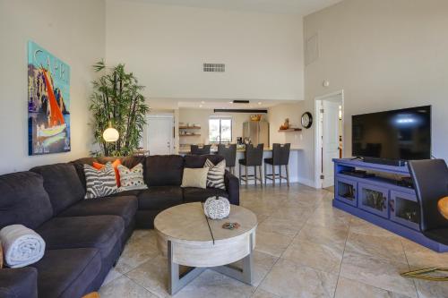 Luxury Palm Desert Condo with Patio on Golf Course! - image 8