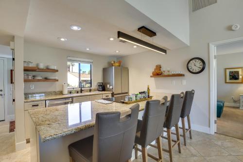 Luxury Palm Desert Condo with Patio on Golf Course! - image 11