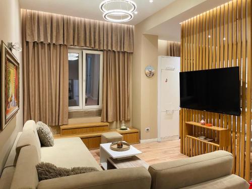 AJ Apartments - Hidden Gem in front of Taiwan Center, Tirana