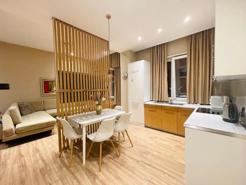 AJ Apartments - Hidden Gem in front of Taiwan Center, Tirana (photo 5)