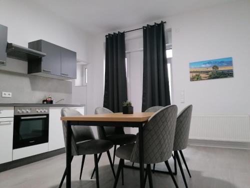 estrella24 LIVING ROOMS Tokio in Herne, Deutschland
