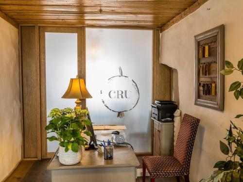 CRU Hotel - image 5