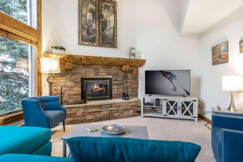 Adventure awaits in cozy retreat between Vail and Beaver Creek in Vail, USA
