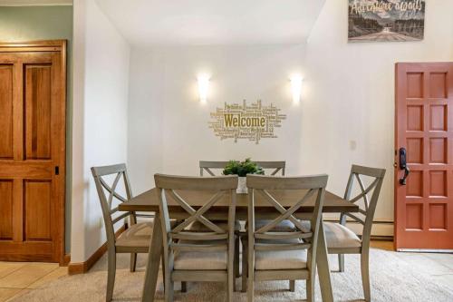 Adventure awaits in cozy retreat between Vail and Beaver Creek in Vail, USA