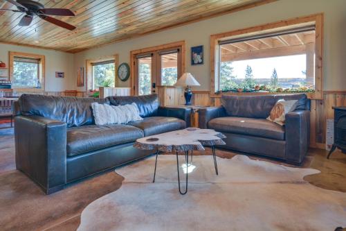 Cozy Alma Mountain Retreat Fireplace and Grill in Alma, USA