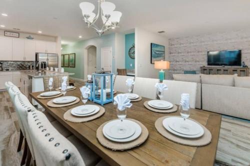 Solterra Beach Villa in Davenport, USA