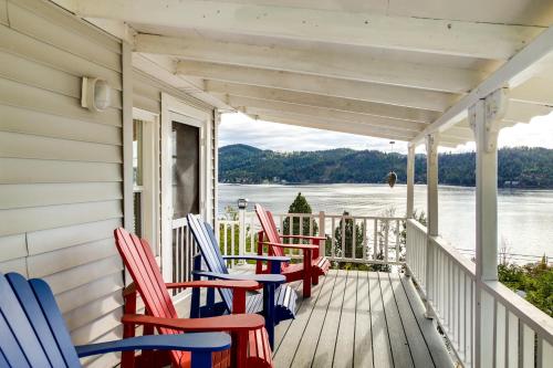 Harrison Getaway with Deck and Lake Views!