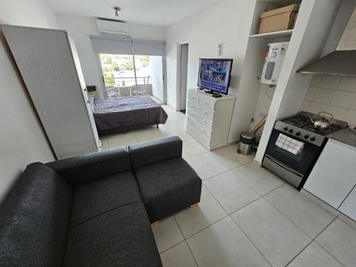 Monoambiente con Cochera Cubierta a 300m del Hospital Español y 15 cuadras del Estadio Único