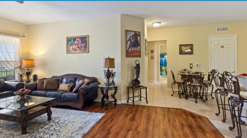 Executive 3 Bedroom Villa at Universal - image 12