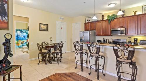 Executive 3 Bedroom Villa at Universal - image 10