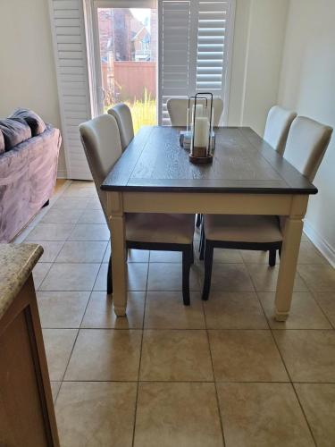 RAESABU GUEST HOUSE in Brampton