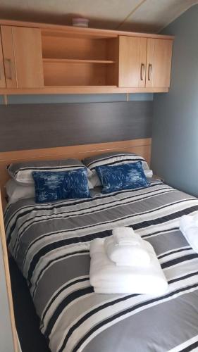 Holiday Caravan, Slough